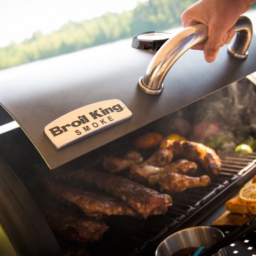 Угольная гриль-коптильня Broil King Regal Grill 400
